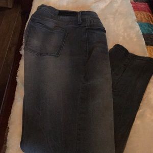 Women’s faded grey jeans (ultimate skinny).